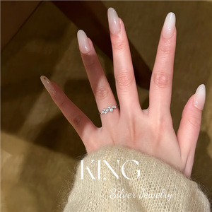 Anillo de Plata de Ley S925 con Moissanita en Forma de Estrella April Stars, Joyería de Compromiso para Mujer - Product Image 5