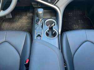 2025 para Toyota Camry Luxury Sedan 2.0L 4 puertas 5 asientos híbrido nuevo coche con dirección izquierda gran oferta coches usados de China - Product Image 2