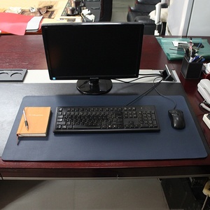 แผ่นรองโต๊ะทำงานหนัง PU ขนาดสั่งทำ OEM ป้องกันรอยขีดข่วน กันลื่น กันน้ำ ใช้สำหรับเขียนหนังสือ วางแล็ปท็อป และรองเมาส์ - Product Image 4