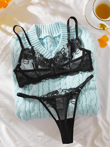Nouvelle collection romantique pour la Saint-Valentin 2025 : Ensemble de lingerie sexy en dentelle transparente brodée de fleurs pour femmes - Product Image 5