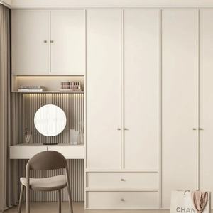 Armoires contemporaines élégantes et personnalisées Balom, couleur crème, avec table de toilette et bande LED pour meubles de chambre à coucher - Product Image 1