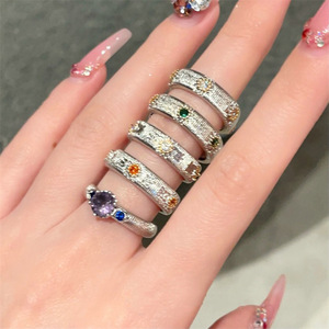 Anillo Vintage Exquisito de Plata Pura S925 con Patrón Tejido, Tallado en Oro, Acabado Cepillado, Diseño de Copo de Nieve Arcoíris, Ajustable, con Incrustaciones de Concha - Product Image 2