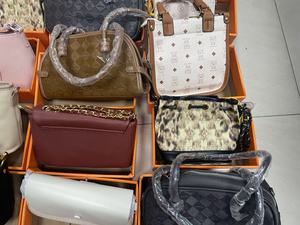 Sacs à main pour femmes, style streetwear tendance, mélange de styles décontractés, lot en stock, directement de l'usine, en vente, liquidation de stock - Product Image 5