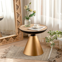 Table basse en bois massif de côté vintage simple et unique de style nordique pour le salon