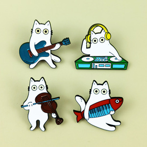 Lindos pines de solapa de metal niquelado con diseño de gato de dibujos animados Kawaii, banda de conciertos y gatito, esmaltados, para sombrero, regalo promocional - Product Image 5