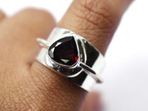 925 Sterling Sliver Heart Shape Faceted Natural <b>Garnet</b> Gemstone Handmade <b>Ring</b> - Product Image 6