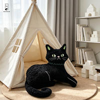 Coussin décoratif en peluche chat noir, visage brodé, doux et rembourré, pour Halloween, décoration de fêtes pour la maison, le canapé et la chambre d'enfant