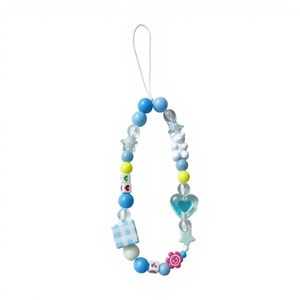 <span class=keywords><strong>Pendentif</strong></span> pour <span class=keywords><strong>téléphone</strong></span> portable en forme de cube bleu en forme de cœur avec ours en peluche. Accessoire universel et portable anti-perte fait main en perles de macaron. - Product Image 1