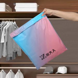 Bolsa de Envío Ecológica Biodegradable con Logotipo Personalizado de Fábrica OEM, Impresa en Degradado de Colores, para Embalaje de Mensajería y Envíos Express - Product Image 2