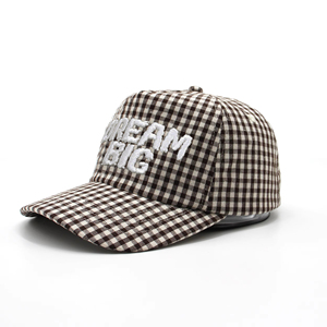 หมวกเบสบอลลายตารางหมากรุกคุณภาพสูงแบบใหม่ พร้อมโลโก้พิมพ์นูน ปรับขนาดได้ เหมาะสำหรับกิจกรรมกลางแจ้งและสตรีทแวร์ - Product Image 3