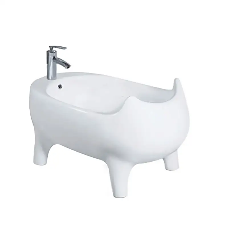 Factory Direct Sales Small Bady Bath Tub Ceramic Freestanding Children Bathtubs 4 Legs Kids Bathtub with Faucet