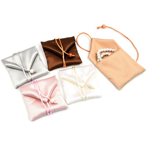 Petite pochette zippée en velours, sac à bijoux perlé à cordon, porte-monnaie en soie pour boucles d'oreilles et bracelets - Product Image 1