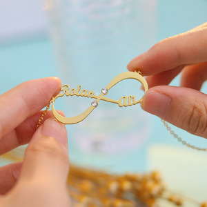Coppie personalizzate personalizzate invia fidanzata e fidanzato intagliato infinito zircone nome ciondolo collane personalizzate a due nomi - Product Image 3