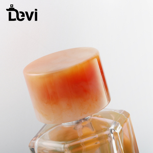 Flacons de parfum en verre de luxe vides en gros Devi, rechargeables avec pulvérisateur à pompe, estampage à chaud, étanches et écologiques - Product Image 3