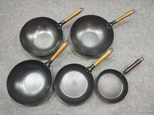 32 Cm Chinese Houten Handvat Carbon Staal Wok Hand Gehamerd Wok