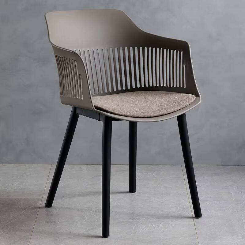 สีน้ำตาล