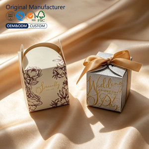 Boîte à bonbons en chocolat personnalisée avec logo, forme carrée, matériaux recyclés, avec ruban, cadeaux de mariage pour les invités, finition dorée - Product Image 1