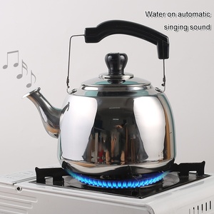 Théière élégante et moderne en acier inoxydable, bouilloire durable à fond plat, chauffe-eau rapide pour cuisinière à induction et à gaz - Product Image 4