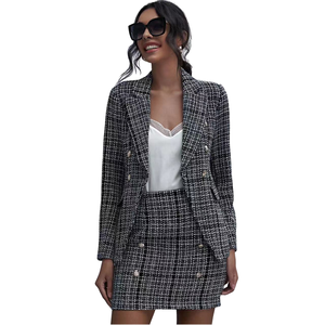 Conjunto Casual de Invierno para Mujer al por Mayor: Chaqueta sin Mangas de Tela a Cuadros y Minifalda hasta la Rodilla con Botones, Elegante Traje Ecológico de Dos Piezas - Product Image 1