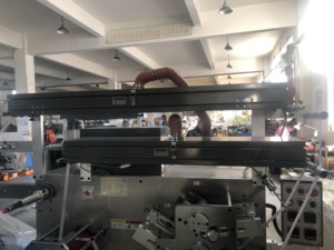 3 màu vải nylon nhãn máy in flexo 2C + 1C polyester satin ruy băng chăm sóc nhãn giá máy in flexo - Product Image 3