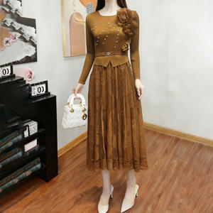 Robe plissée élégante à col blazer, ornée de perles et de blocs de couleur, longueur genou, avec volants, vente en gros, vêtements d'été pour femmes - Product Image 4