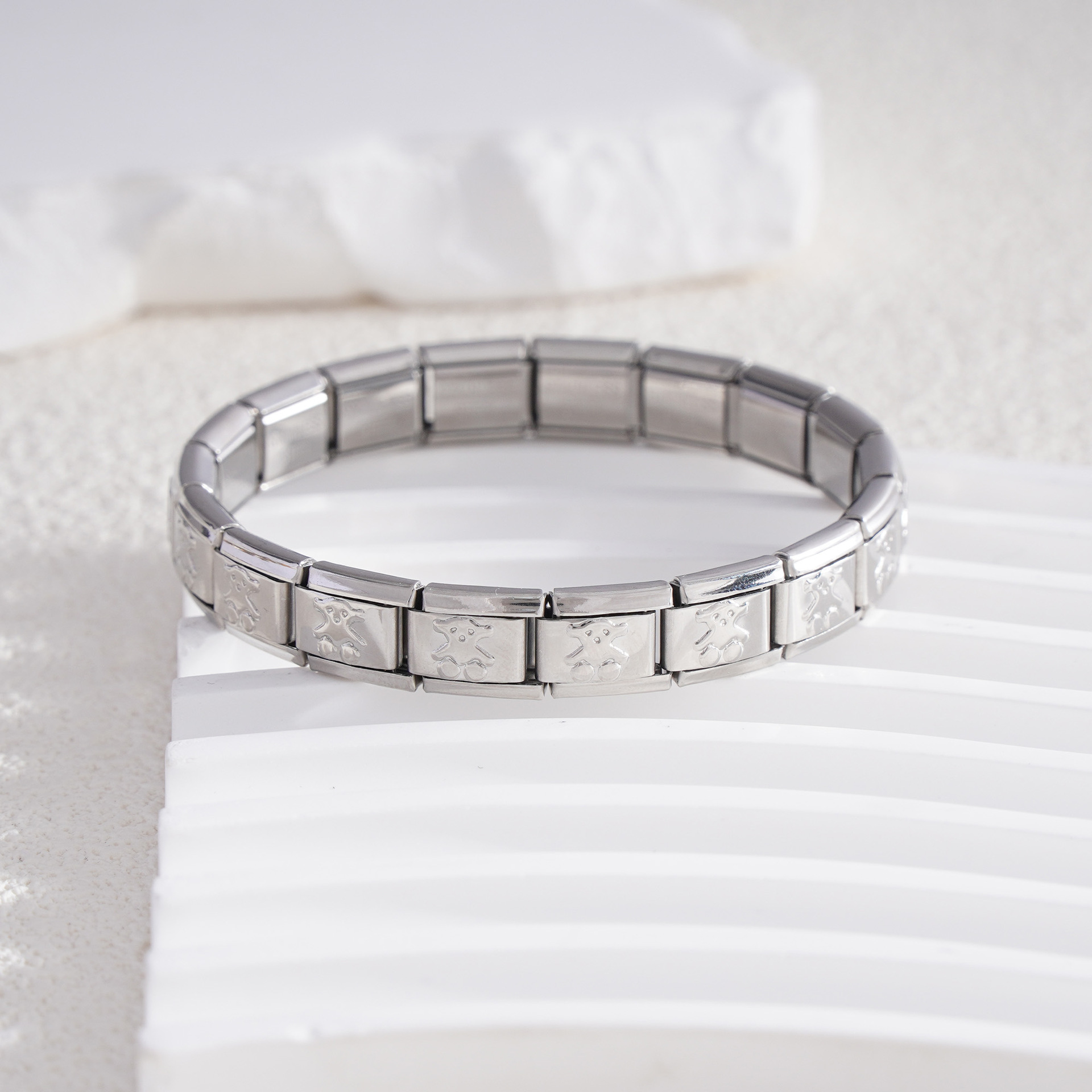 Bear-shaped watch strap (silver)