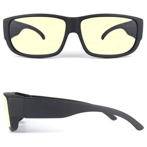 Chine Usine Personnalisée OEM Lunettes Hommes Anti Lumière Bleue <span class=keywords><strong>UV400</strong></span> Carré Lunettes De Soleil - Product Image 1