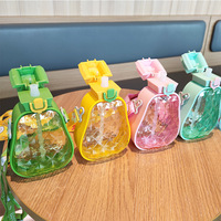 Bouteille d'eau portable en plastique de 20 oz motif ananas avec paille et sangle pour cadeaux de remise de diplôme et activités estivales