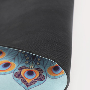 Tapis de yoga Yongjin 1,5-5 mm d'épaisseur, antidérapant, avec motif paon, pour fitness et méditation - Product Image 1