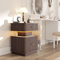 Table de chevet ronde à chaîne, style transfrontalier très populaire, avec fonction multiprise lumineuse et double compartiment de rangement