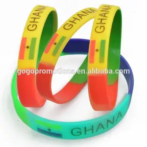 Bracelets de bracelet en caoutchouc de silicone rougeoyants personnalisés de vente chaude pour des événements