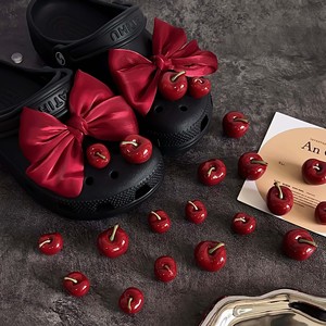 Adornos <span class=keywords><strong>Originales</strong></span> para Zapatos Mary Jane, Ballet y <span class=keywords><strong>Crocs</strong></span>, Cereza 3D con Lazo Rojo, Clips Decorativos de Lujo para Zapatos de <span class=keywords><strong>Mujer</strong></span> - Product Image 2