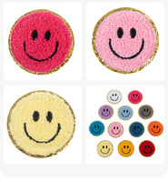 Meilleures ventes Patch brodé en chenille de conception personnalisée Smile Broderie mignonne en fer sur vêtements Chapeaux Sacs Tissu tissé de haute qualité