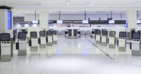 Kiosque d'enregistrement automatique à l'aéroport, impression de carte d'embarquement et d'étiquette de bagage, enregistrement automatique des passagers, lecteur de passeport électronique