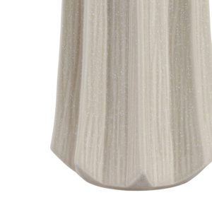 Vaso Sfaccettato con Dettagli a Pannelli Verticali, Vaso Decorativo per Fiori, Elemento d'Accento per Soggiorno - Product Image 5
