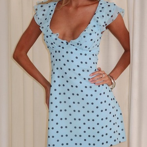Nouvelle arrivée, robe courte bleue à pois, robe de soirée décontractée pour femmes, manches bouffantes, dos noué - Product Image 1