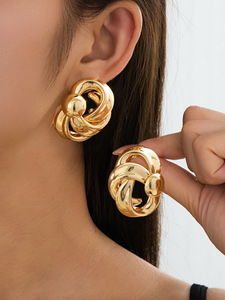 Kaimei 2025イヤリングファッションジュエリートレンディなファッションメタルスタッドイヤリング誇張幾何学的な真鍮ハンマーイヤリング女性用 - Product Image 3