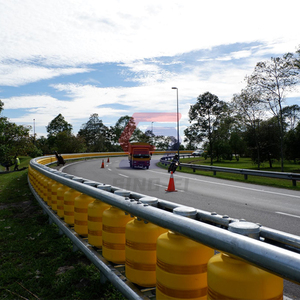 2025 nóng bán thép mạ kẽm + EVA PU Vàng Kim Cương lớp phản chiếu IP67 bảo vệ đường cao tốc Con lăn hàng rào giao thông - Product Image 2