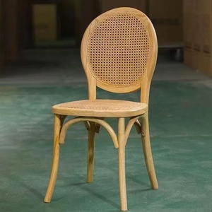 Elegantes <span class=keywords><strong>Sillas</strong></span> <span class=keywords><strong>de</strong></span> Comedor Nórdicas Apilables <span class=keywords><strong>de</strong></span> <span class=keywords><strong>Madera</strong></span> Antigua con Respaldo Curvo <span class=keywords><strong>de</strong></span> <span class=keywords><strong>Mimbre</strong></span> para Eventos <span class=keywords><strong>de</strong></span> Boda - Product Image 1