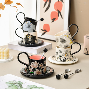 Ensemble <span class=keywords><strong>tasse</strong></span> à café et soucoupe en céramique de style rétro haut de gamme <span class=keywords><strong>tasse</strong></span> de maison de luxe légère pour le thé de l'après-midi avec boîte-cadeau d'accompagnement - Product Image 5
