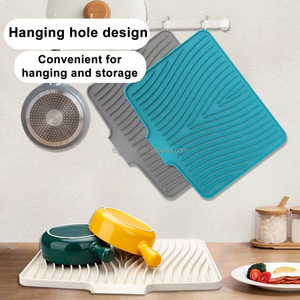 Tapis de drainage en silicone à design moderne, nouveau, avec ouverture inclinée pour l'infusion, simple, pour le séchage des assiettes, avec filtration de l'eau et isolation thermique - Product Image 3