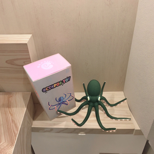 Novità sensoriale in Silicone Sucker polpo giocattolo con tentacoli calamari giocattolo multifunzione porta telefono - Product Image 3