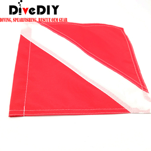 Bandera de Buceo Roja/Blanca con Cuerda Reforzada de Acero Inoxidable, Bandera de Seguridad de Buceo de Nailon/PVC en Varios Tamaños - Product Image 3