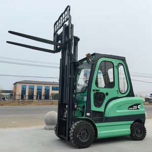 Sıcak Fırsat Kapalı Kabinli Dört Tekerlekli 2.5 <span class=keywords><strong>Ton</strong></span> Yüksek Verimli Lityum Bataryalı Forklift <span class=keywords><strong>4.5</strong></span> m Triplex Mastlı - Product Image 1