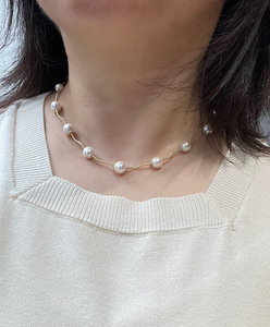 Collier ras du cou en or massif 18 carats de qualité supérieure, fleur en perle <span class=keywords><strong>Akoya</strong></span> blanche de qualité AAAAAA, forme de pomme de terre, personnalisable - Product Image 4