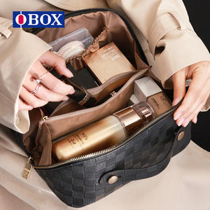 Trousse de maquillage Box Sugar Cube, sac à cosmétiques à carreaux noirs de grande capacité avec poignée souple pour un usage quotidien - Product Image 5