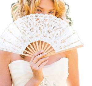 Éventail pliant en bambou avec dentelle pour mariée, décoration de mariage, cadeau de fête - Product Image 1