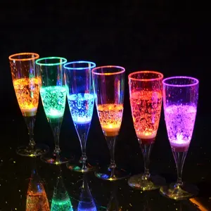 Parti Bar renkli değişim Led şarap bardakları parlayan Light Up şampanya flüt kadehler bardak içecek Led bardak