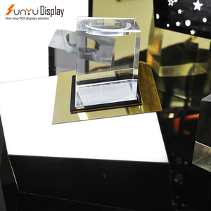 Espositore per Profumi in Acrilico LED Personalizzato, Scaffale Illuminato in <span class=keywords><strong>Plexiglass</strong></span> per Centri Commerciali - Product Image 4