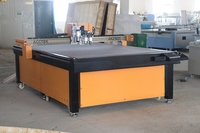 Machine de découpe numérique CNC 1625 1610 2030 avec couteau oscillant pour la découpe de mousse, de cuir, de tissu et de tapis